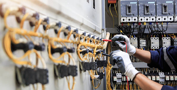 Professional Electrician technician working in Kirkland, WA